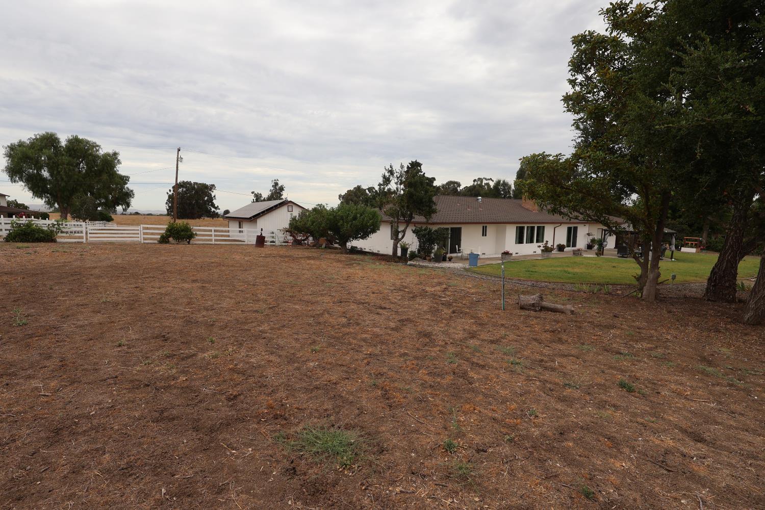 307 Mansfield Road Hollister, CA 95023 - Photo 17 of 47