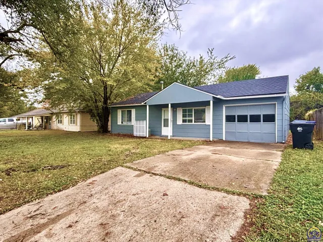 $124,900 | 3387 Southwest Clare Avenue, Topeka, KS 66611