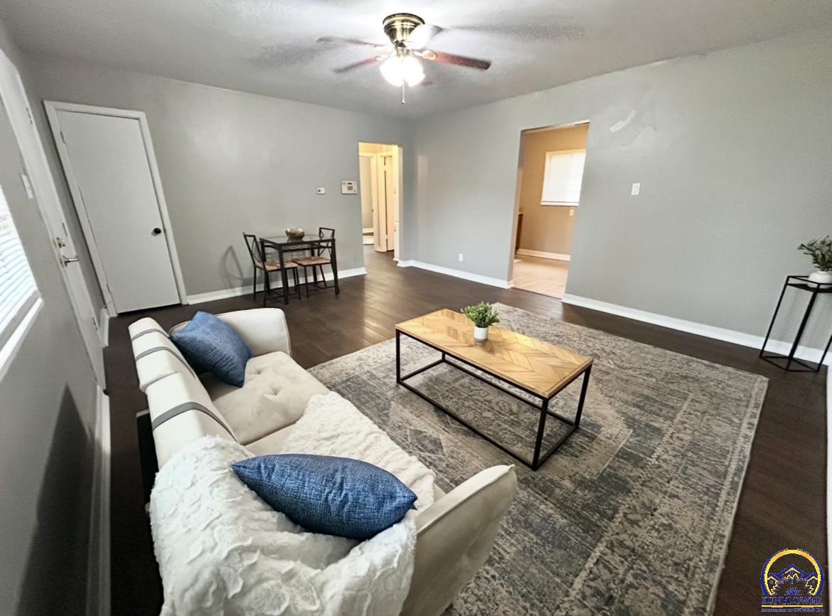 3387 Southwest Clare Avenue Topeka, KS 66611 - Photo 4 of 16