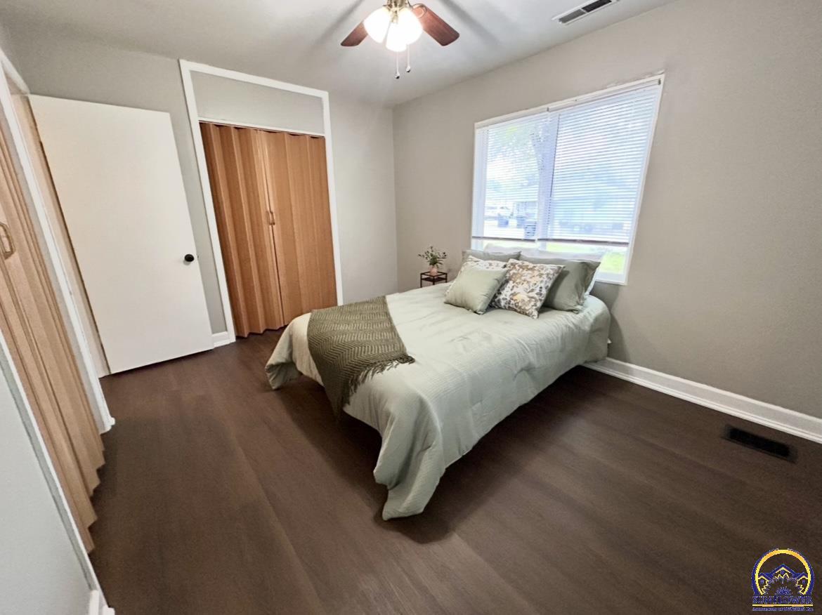 3387 Southwest Clare Avenue Topeka, KS 66611 - Photo 9 of 16