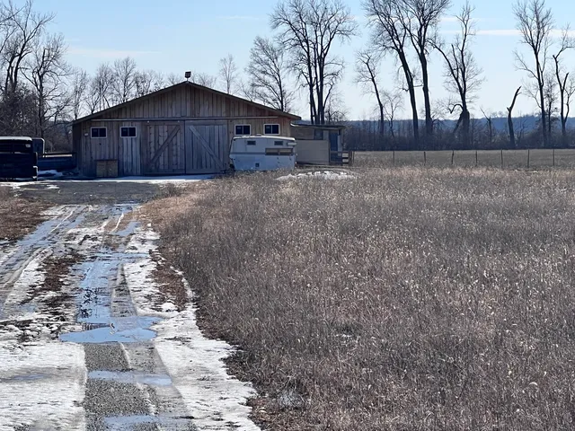 $250,000 | 16326 6000th Road South, Pembroke Township, IL 60958