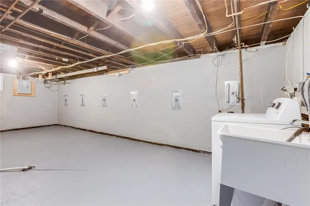 a view of utility room