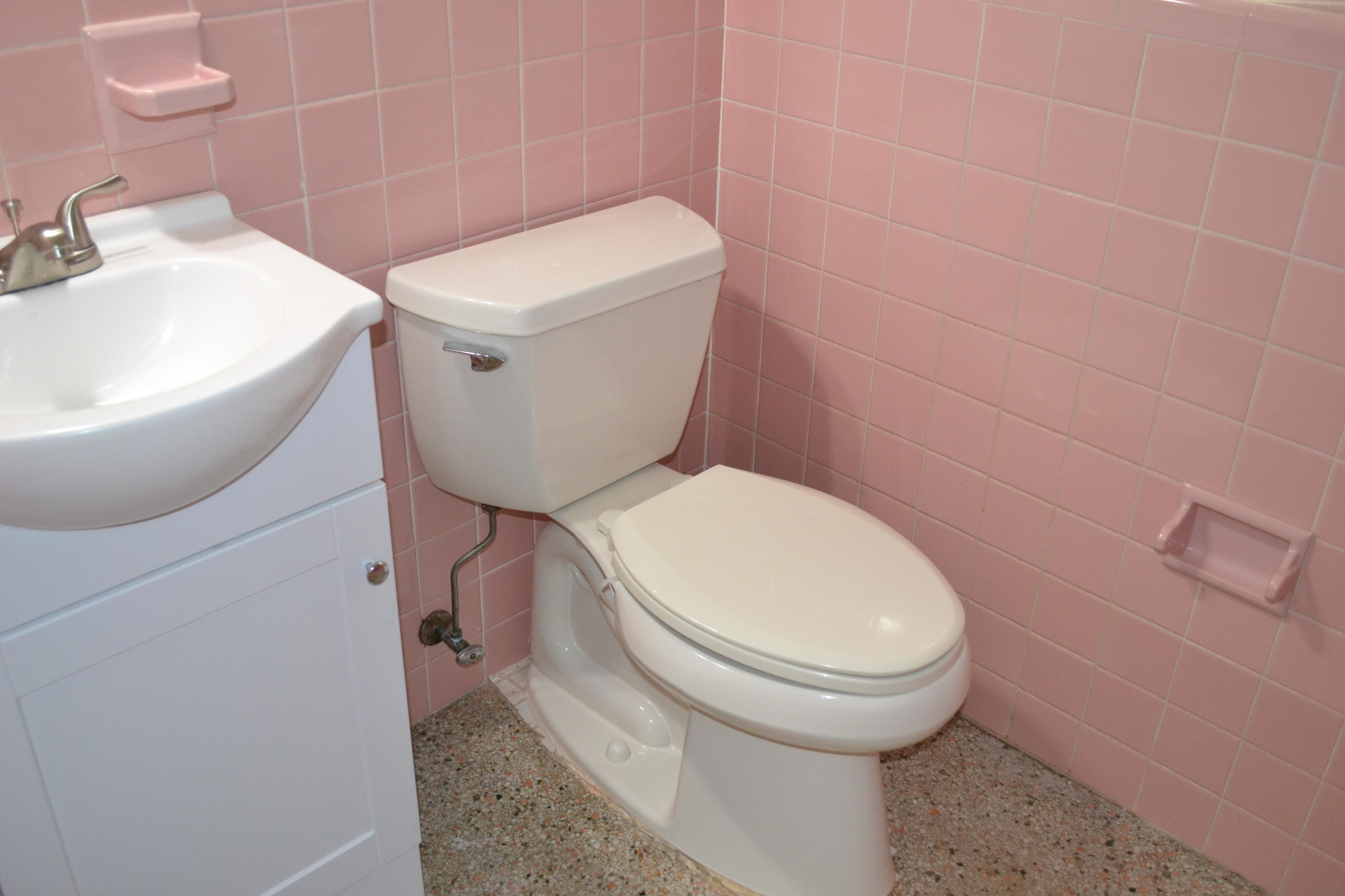 440 Northeast 35th Street Boca Raton, FL 33431 - Photo 9 of 20 #1 Bathroom