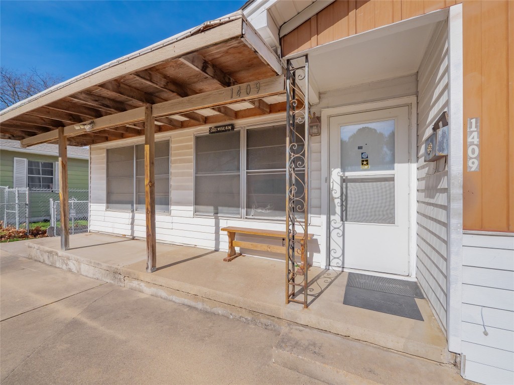 1409 Zephyr Road Killeen, TX 76541 - Photo 2 of 31 a view of house with wooden floor