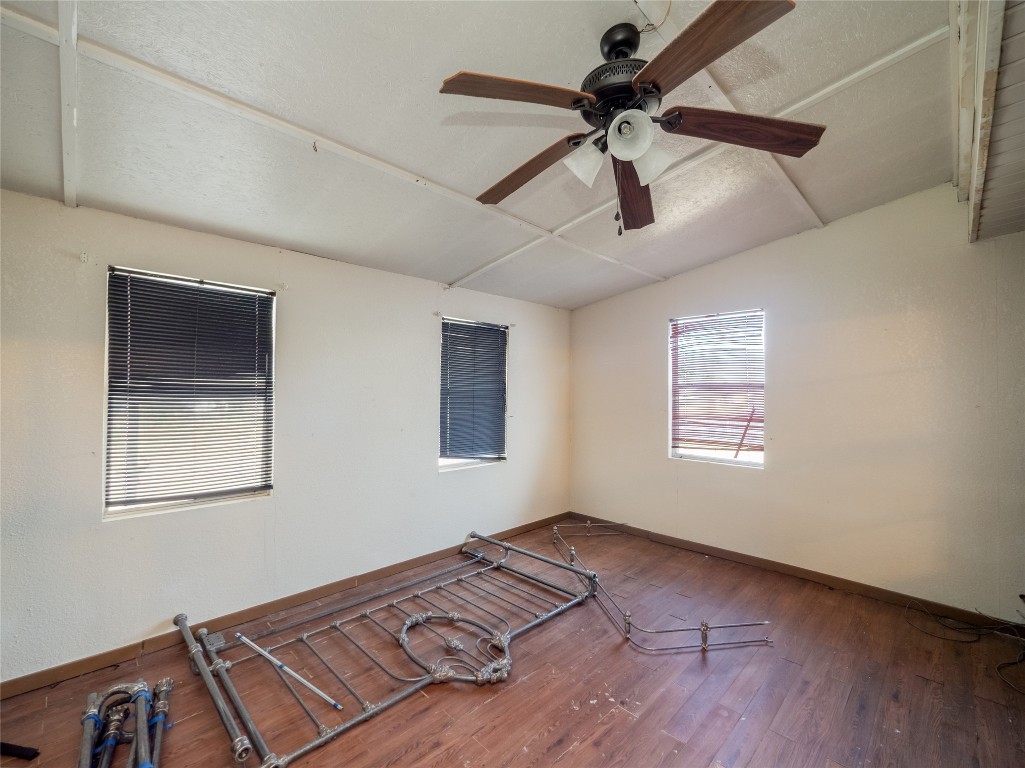 1409 Zephyr Road Killeen, TX 76541 - Photo 21 of 31 a bedroom with a bed and a window