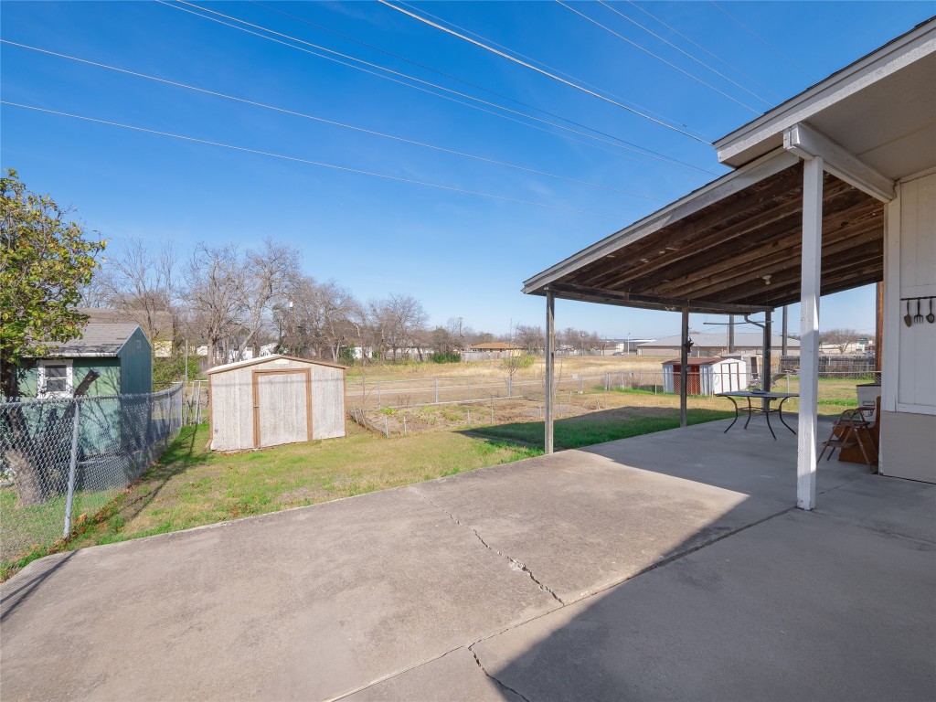 1409 Zephyr Road Killeen, TX 76541 - Photo 26 of 31 a view of a backyard with swimming pool