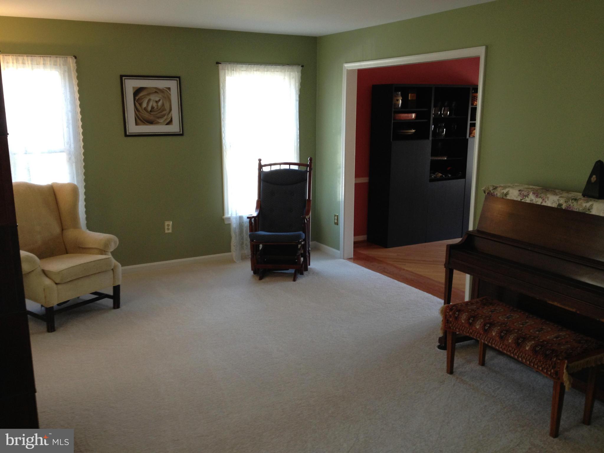 7436 Ridge Road Springfield, VA 22153 - Photo 9 of 21 Living Room
