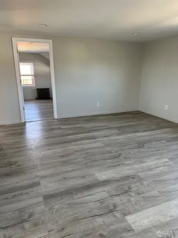 $2,000 | 35 Lavern Street, Unit 2ND F, Sayreville, NJ 08872