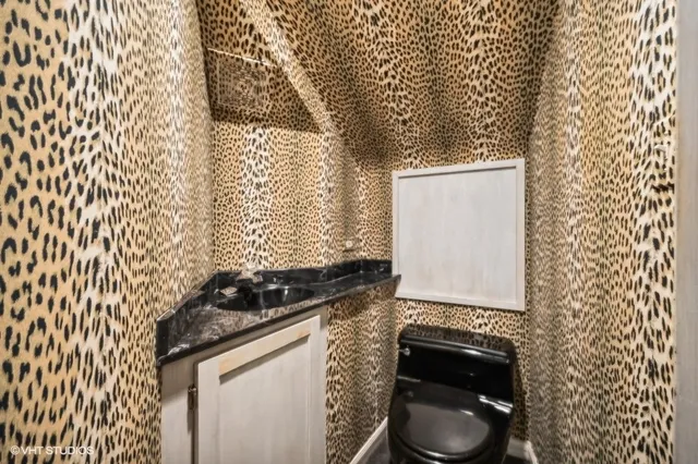 $4,950,000 | 32 Woodley Road, Winnetka, IL 60093