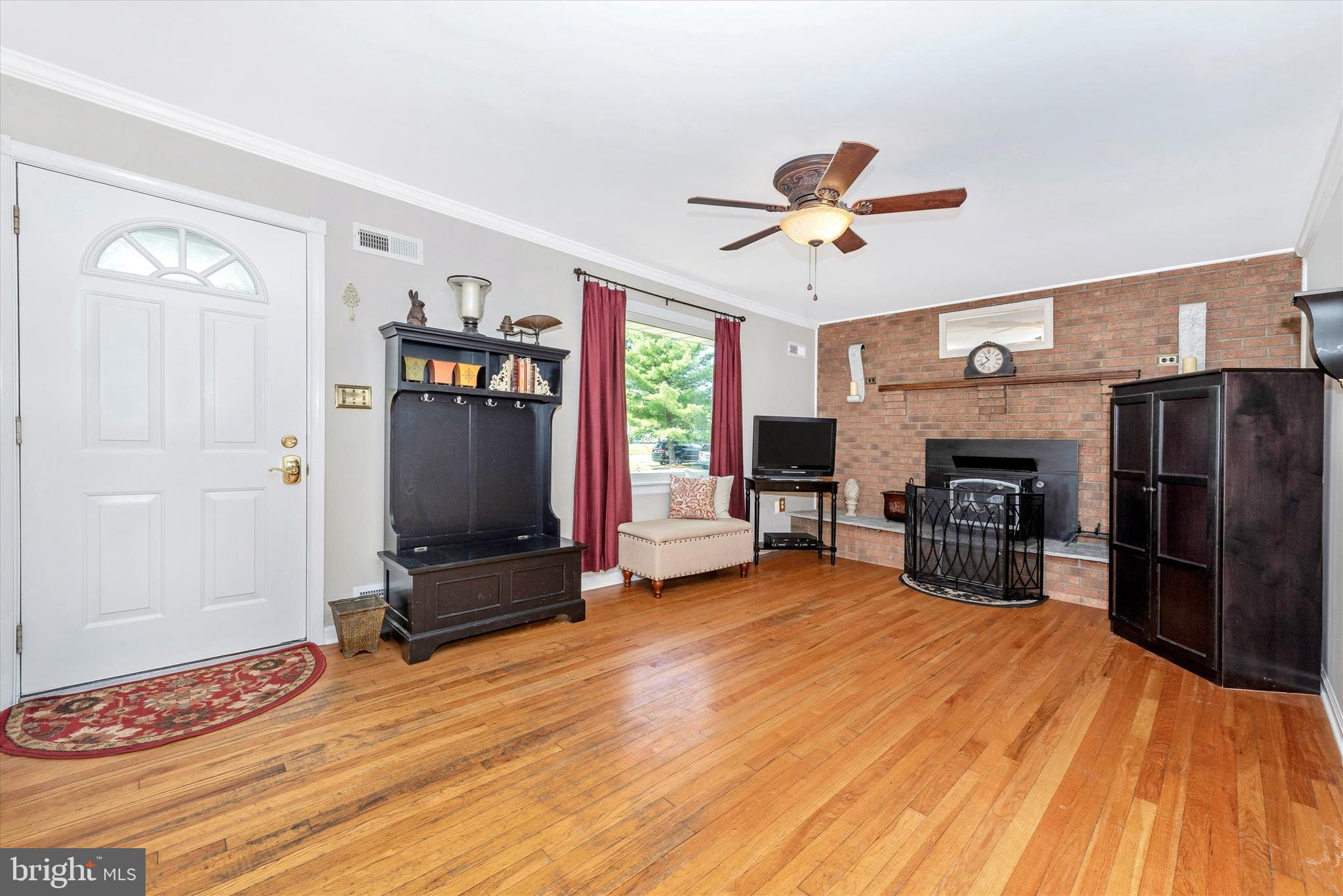 7838 Fingerboard Road Frederick, MD 21704 - Photo 3 of 34