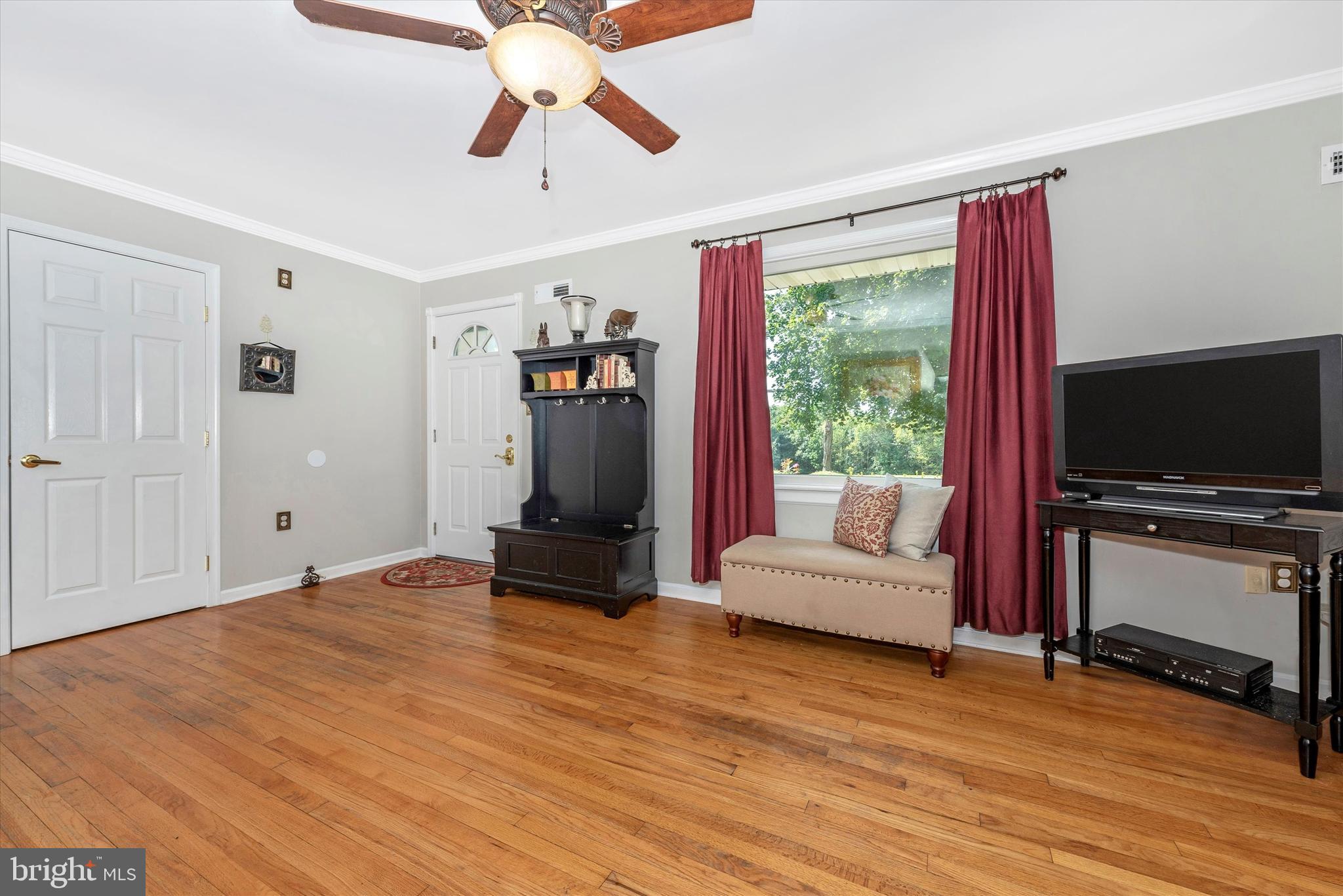 7838 Fingerboard Road Frederick, MD 21704 - Photo 4 of 34
