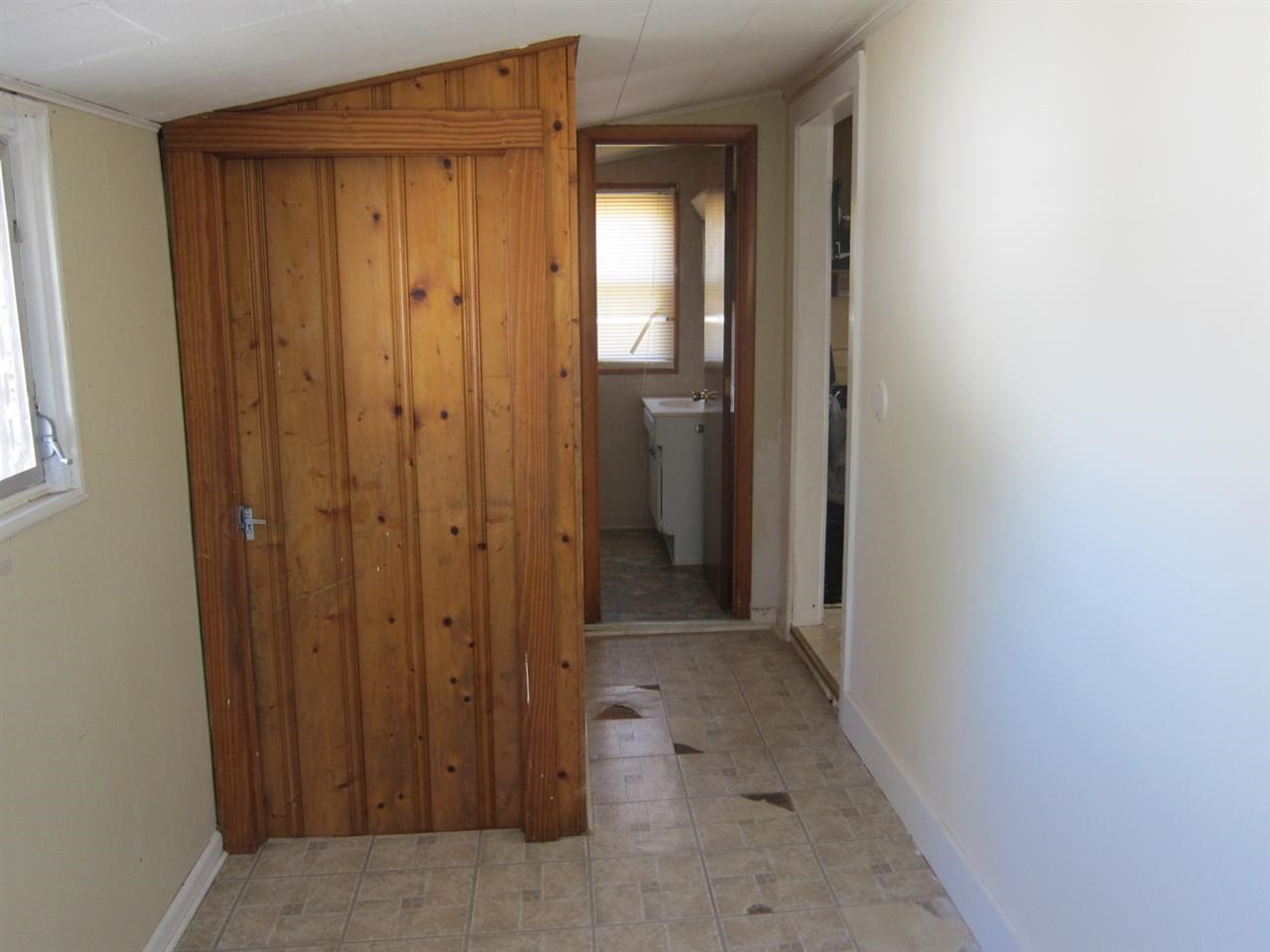 7100 Walden Road Newburgh, IN 47630 - Photo 4 of 8 Gallery Image 4