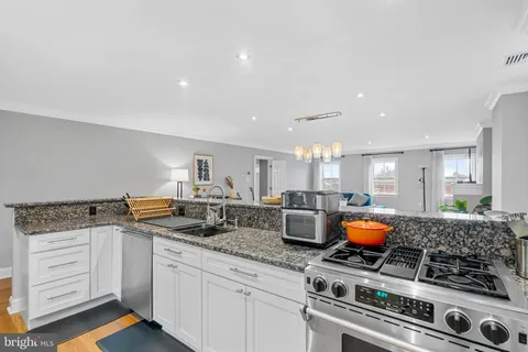 $774,900 | 1615-1617 Spruce Street, Unit 400, Philadelphia, PA 19103