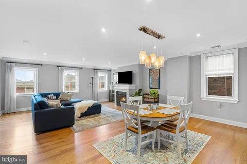 $774,900 | 1615-1617 Spruce Street, Unit 400, Philadelphia, PA 19103