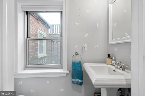 $774,900 | 1615-1617 Spruce Street, Unit 400, Philadelphia, PA 19103