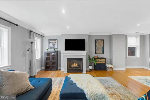 $774,900 | 1615-1617 Spruce Street, Unit 400, Philadelphia, PA 19103