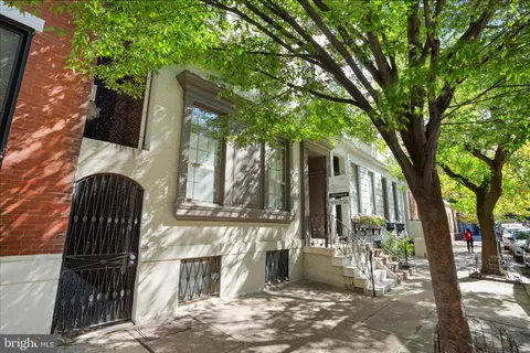 $774,900 | 1615-1617 Spruce Street, Unit 400, Philadelphia, PA 19103