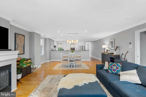 $774,900 | 1615-1617 Spruce Street, Unit 400, Philadelphia, PA 19103