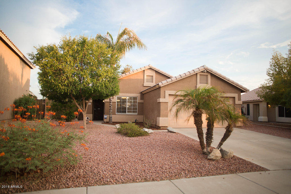 9643 West Hatcher Road Peoria, AZ 85345 - Photo 1 of 13 Easy care Landscaping