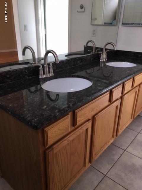 9643 West Hatcher Road Peoria, AZ 85345 - Photo 6 of 13 Master Bath