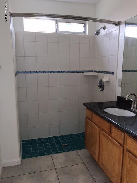9643 West Hatcher Road Peoria, AZ 85345 - Photo 7 of 13 Master Bath