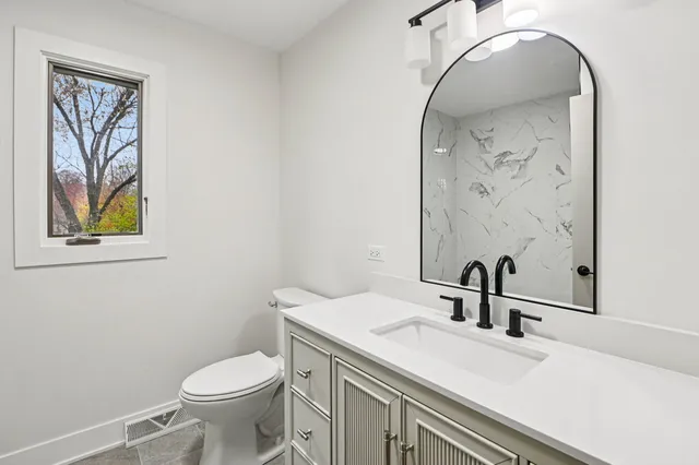 $535,000 | 123 North Western Avenue, Bartlett, IL 60103