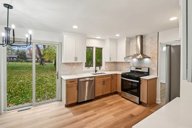 $535,000 | 123 North Western Avenue, Bartlett, IL 60103