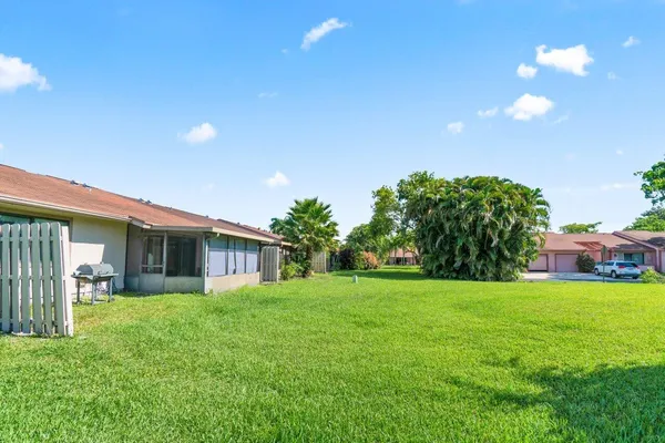 $349,000 | 18 Winchmore Lane, Boynton Beach, FL 33426
