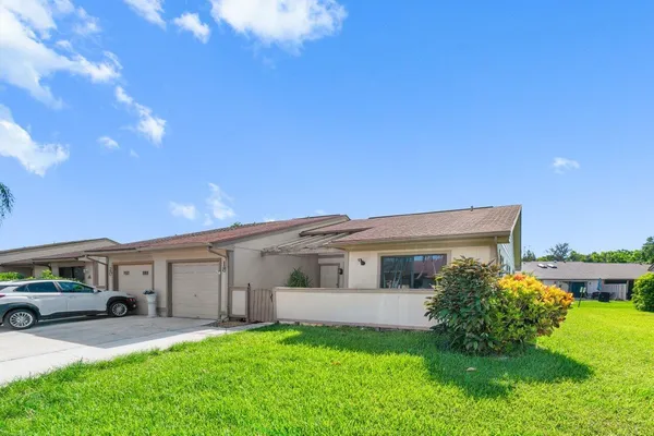 $349,000 | 18 Winchmore Lane, Boynton Beach, FL 33426