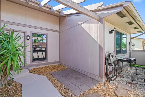 $349,000 | 18 Winchmore Lane, Boynton Beach, FL 33426