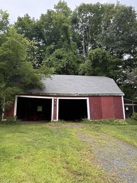 183 Upper Road Deerfield, MA 01342 - Photo 4 of 24 Gallery Image 4