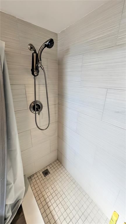 101 South Gulfstream Avenue, Unit 7E Sarasota, FL 34236 - Photo 18 of 40