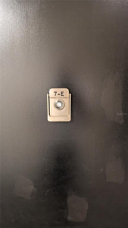 101 South Gulfstream Avenue, Unit 7E Sarasota, FL 34236 - Photo 3 of 40 a view of a small space