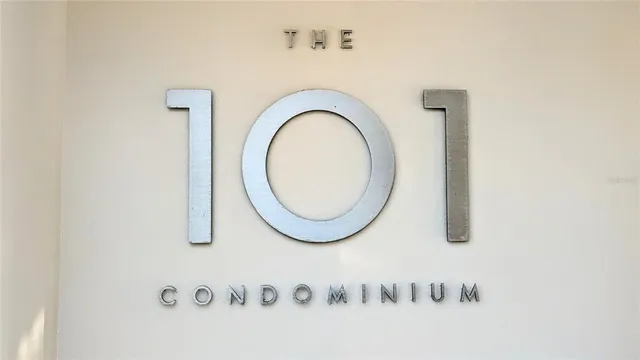 $3,500 | 101 South Gulfstream Avenue, Unit 7E, Sarasota, FL 34236