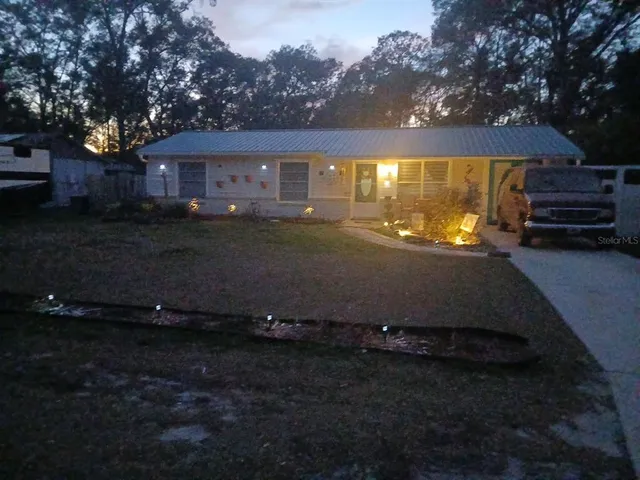 $299,900 | 14342 Southeast 45th Court, Summerfield, FL 34491