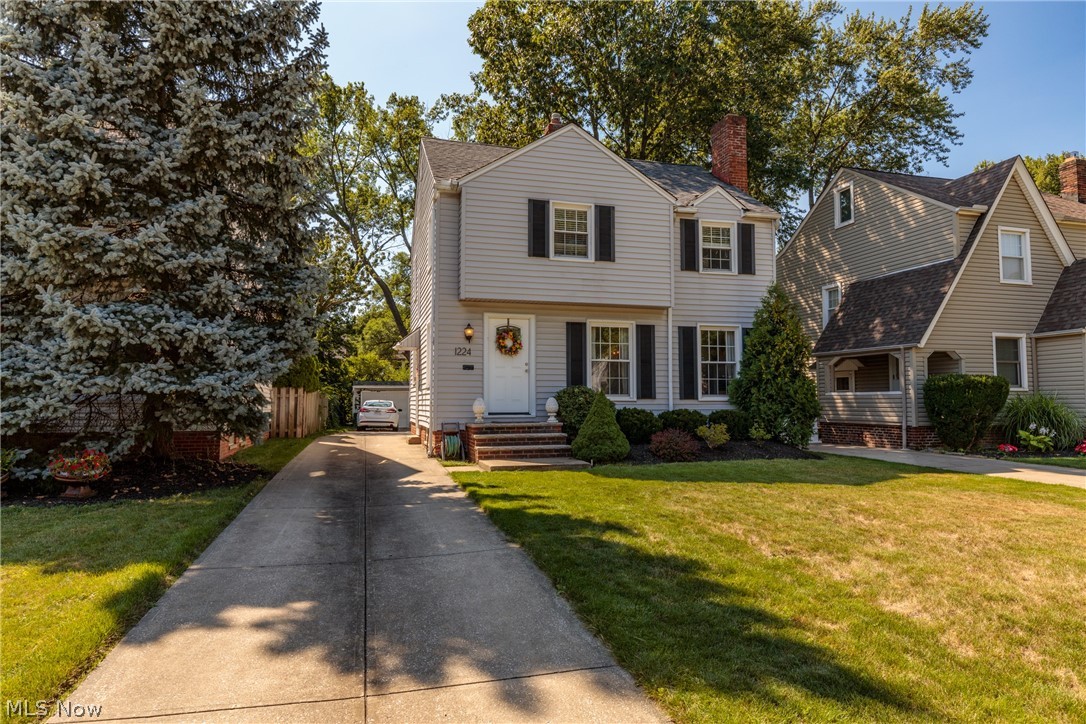 1224 Winston Road Cleveland, OH 44121 - Photo 33 of 35
