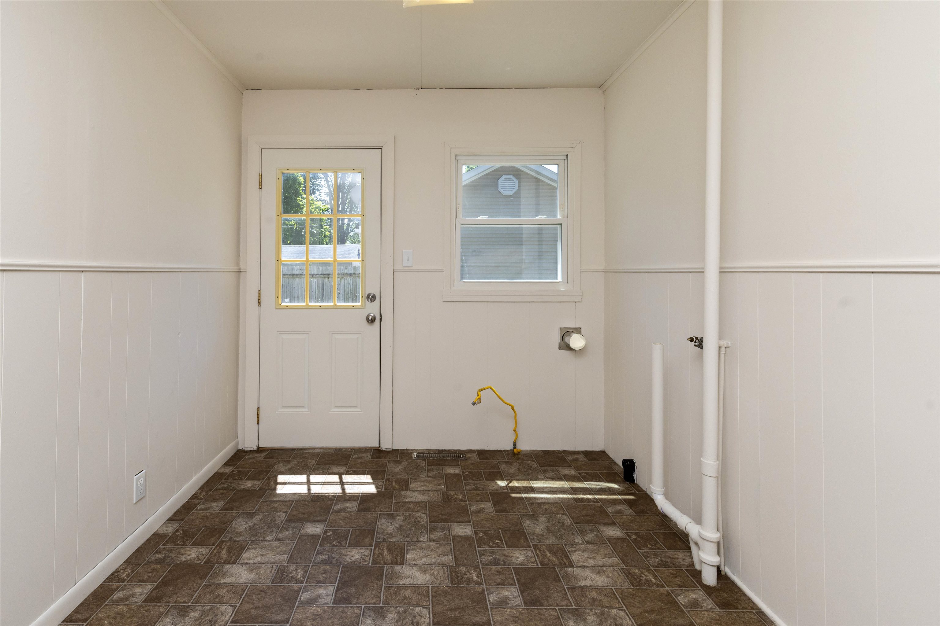 1002 East Sugnet Road Midland, MI 48642 - Photo 18 of 28