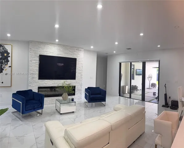 $1,099,900 | 13334 Southwest 227th Street, Miami, FL 33170