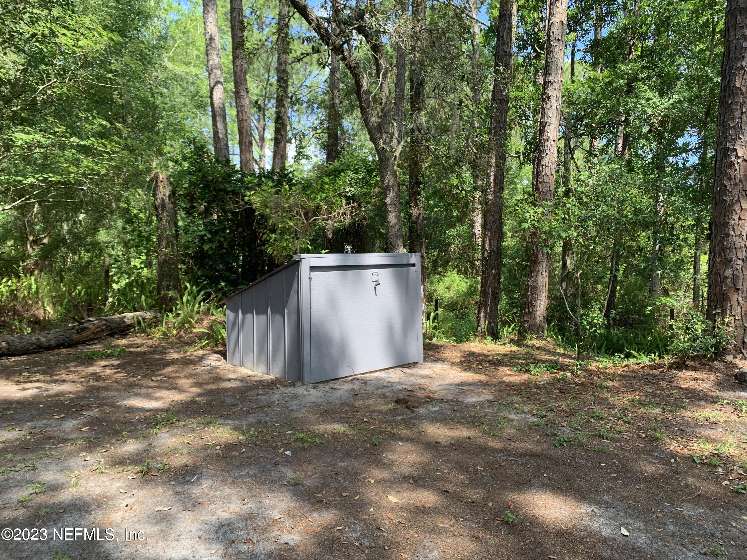 296 Old Woods Road Interlachen, FL 32148 - Photo 8 of 21 IMG_4126