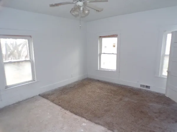 $49,900 | 1827 Hershey Avenue, Muscatine, IA 52761