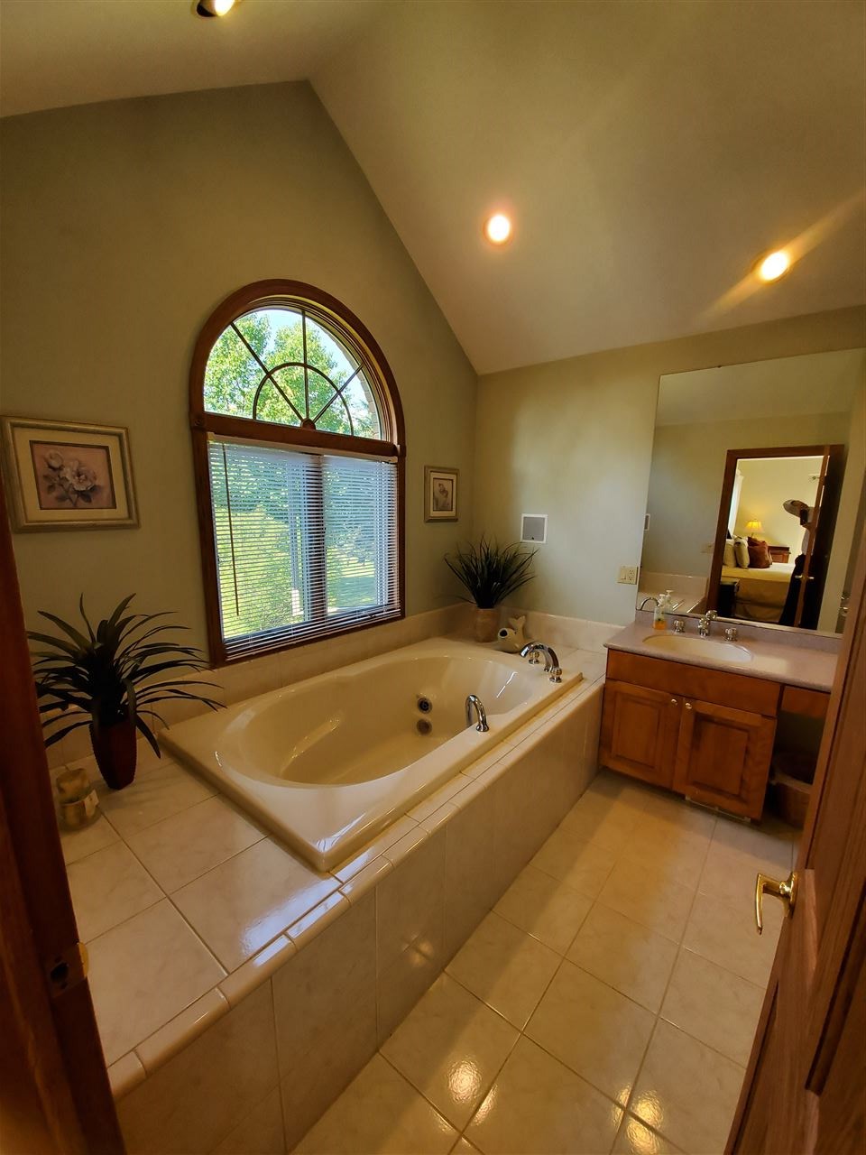 4703 Lake George Road Oxford, MI 48370 - Photo 24 of 72 Master Bath