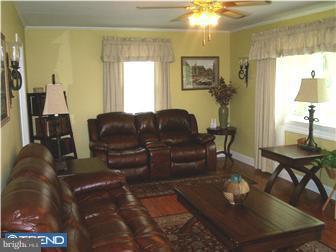 130 Gable Road Paoli, PA 19301 - Photo 3 of 12 Living Room