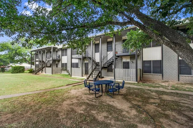 $945 | 11519 Pecan Creek Parkway, Unit 10, Austin, TX 78750