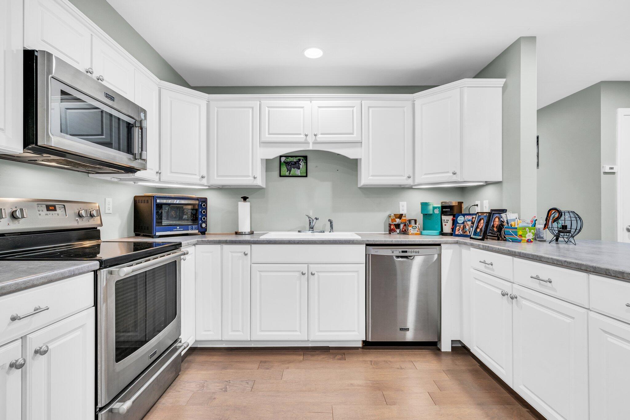 172 Portland Road, Unit B Gray, ME 04039 - Photo 10 of 37 10-web-or-mls-DSC00662