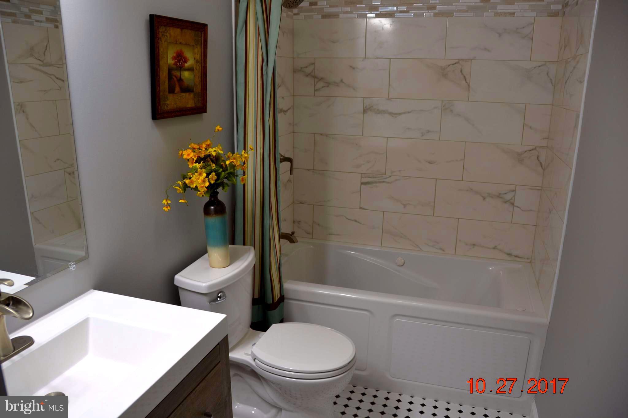 1823 Middleborough Road Essex, MD 21221 - Photo 19 of 24 Bath