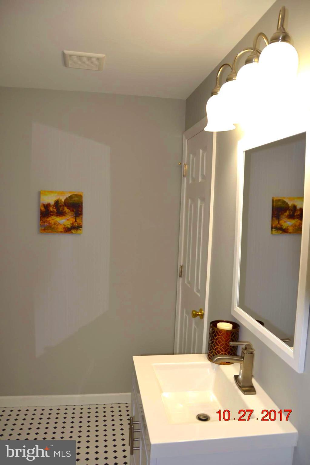 1823 Middleborough Road Essex, MD 21221 - Photo 20 of 24 Bath