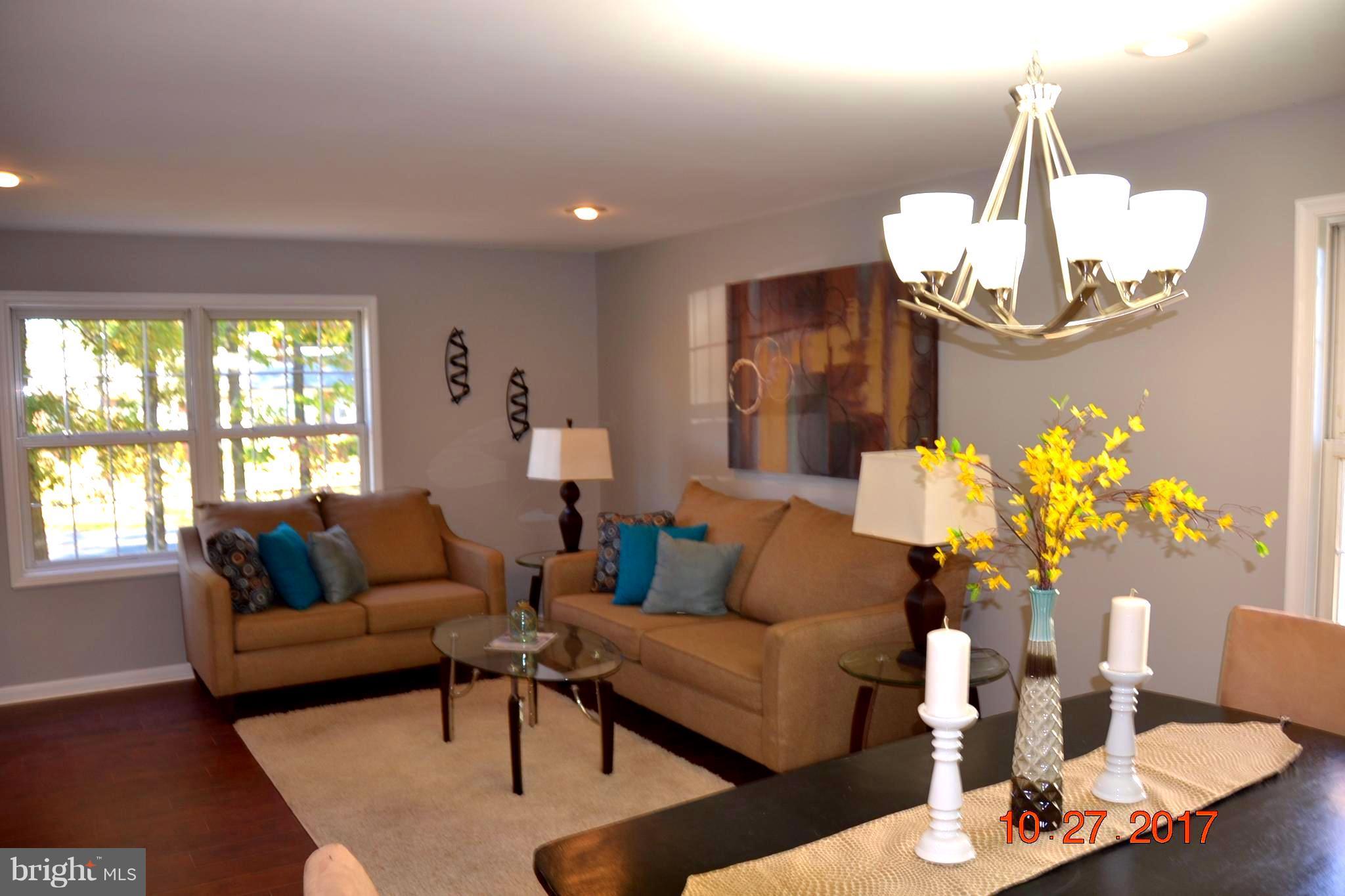1823 Middleborough Road Essex, MD 21221 - Photo 8 of 24 Living Room