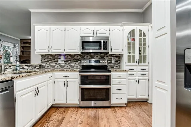 $575,000 | 5502 Mullen Road, Shawnee, KS 66216