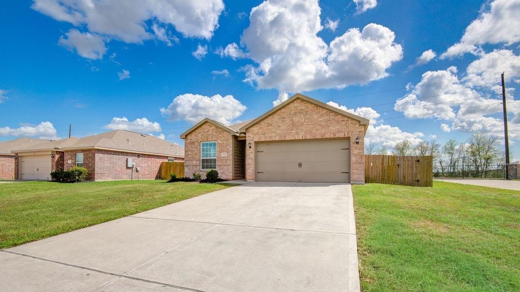 1202 Paradise Found Drive Rosharon, TX 77583 - Photo 2 of 32