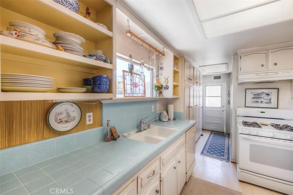 612 South Orange Street Orange, CA 92866 - Photo 19 of 44